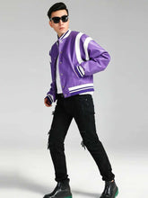 Модная кожаная куртка американского байкера в стиле колор-блок